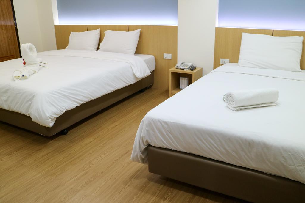 Beerapan Hotel Bangkok Exteriör bild