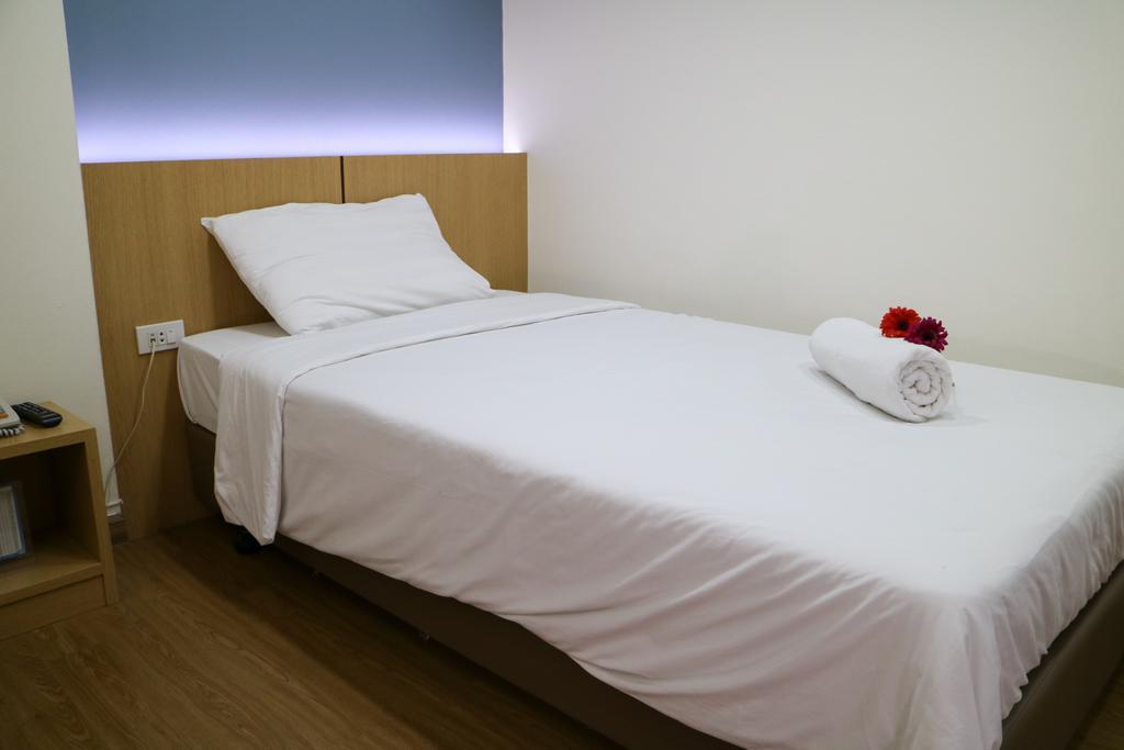 Beerapan Hotel Bangkok Exteriör bild