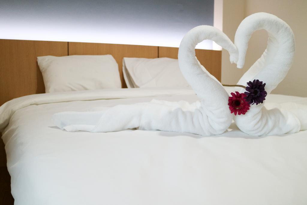 Beerapan Hotel Bangkok Exteriör bild