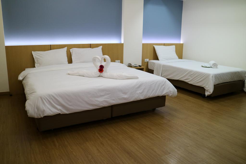 Beerapan Hotel Bangkok Exteriör bild