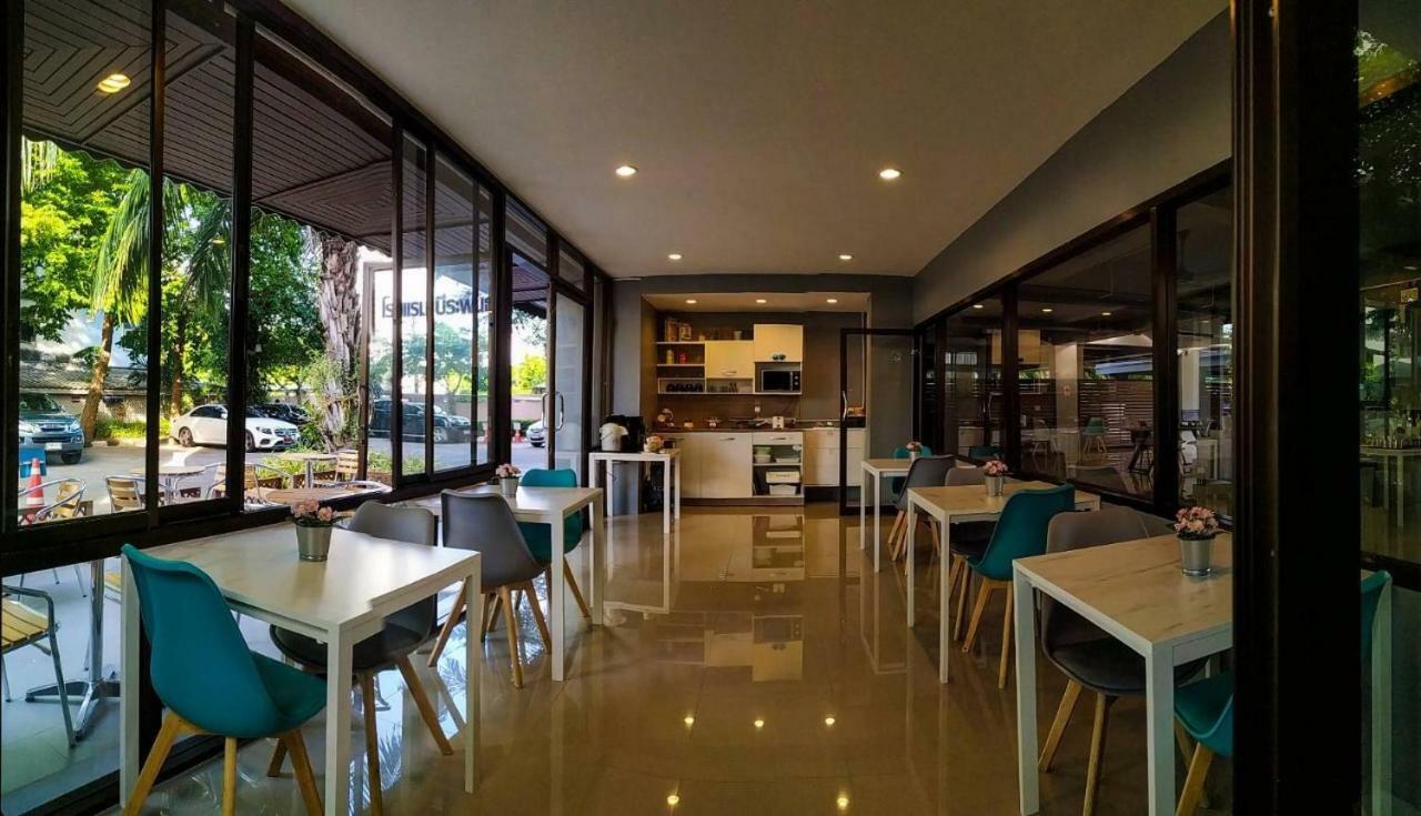 Beerapan Hotel Bangkok Exteriör bild