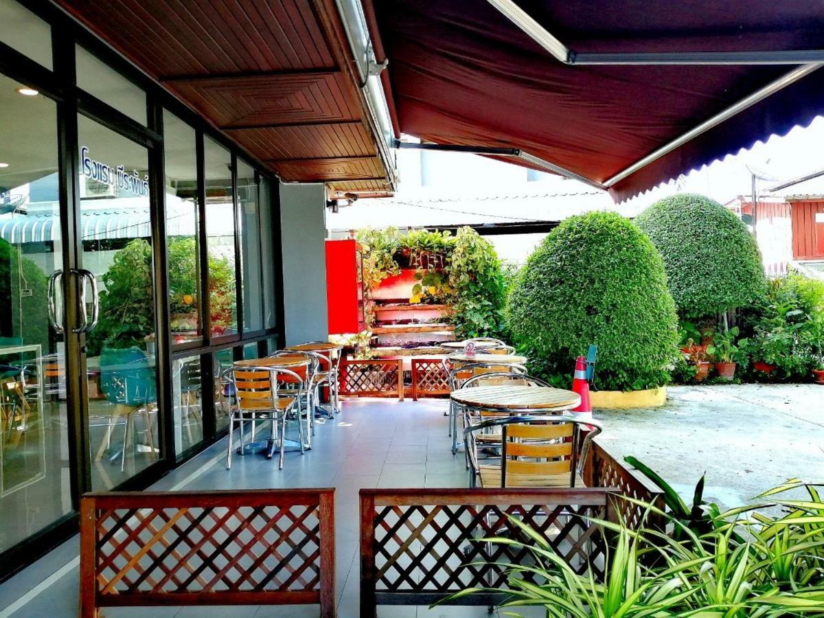 Beerapan Hotel Bangkok Exteriör bild