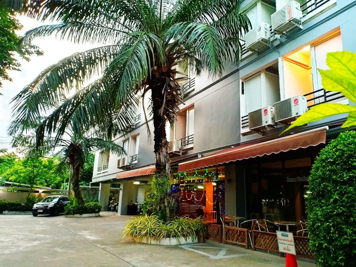 Beerapan Hotel Bangkok Exteriör bild